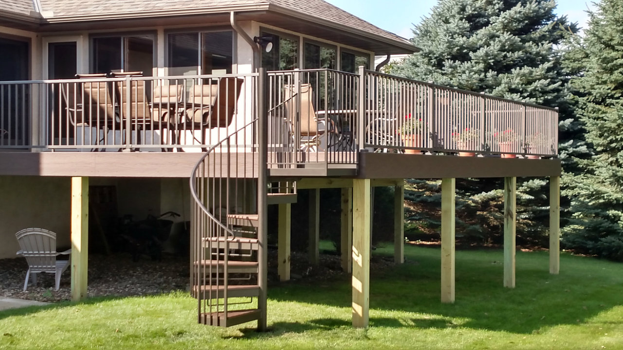 Deck with a spiral staircase